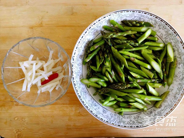 Asparagus with Nuts recipe