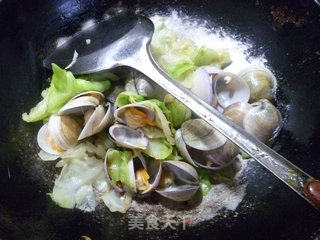 Stir-fried Clams with Cabbage recipe