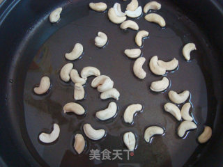 Slimming Food: Stir-fried Cashew Nuts with Celery and Lily recipe