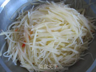 Appetizing-toss with Potato Shreds recipe