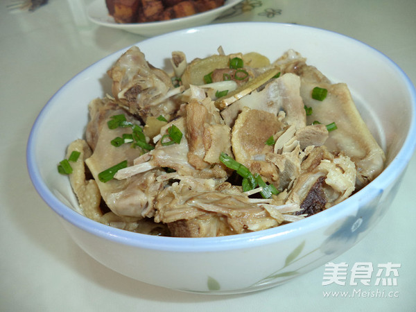 Steamed Duck with Peanuts recipe