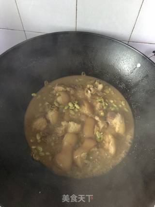 Braised Pork Knuckles with Edamame recipe