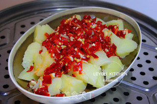 Steamed Potatoes with Chopped Pepper recipe