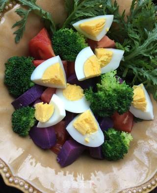 Egg and Purple Sweet Potato Mixed Vegetable Salad recipe