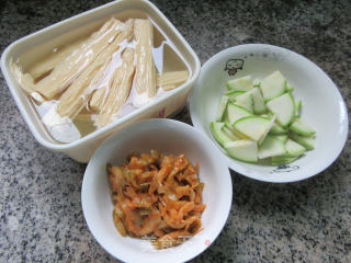 Fried Mustard and Zucchini with Yuba recipe