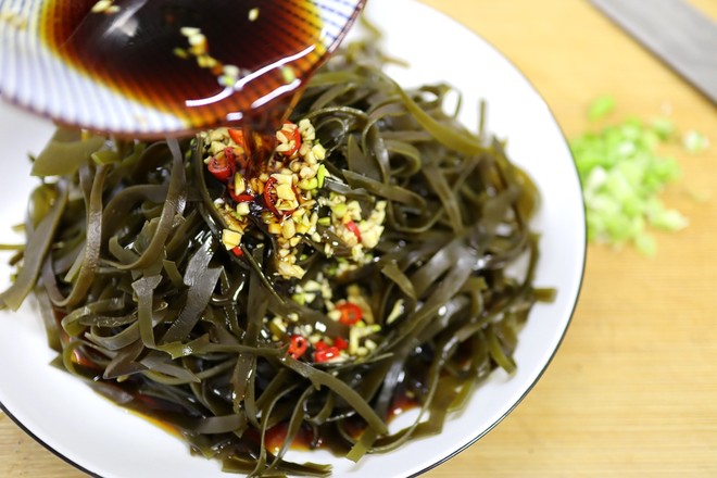 Hot and Sour Kelp Shreds recipe