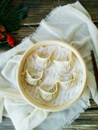 Steamed Dumplings with Beef and Radish recipe