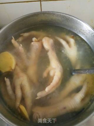 Yellow Braised Chicken Feet recipe