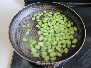 Fried Shrimp with Broad Beans recipe