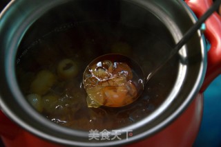 Sweet Soup with Red Dates, Longan and Tremella recipe