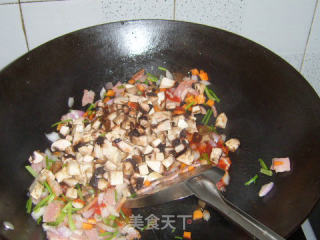 Spaghetti with Bacon, Mushroom and Tomato Sauce recipe