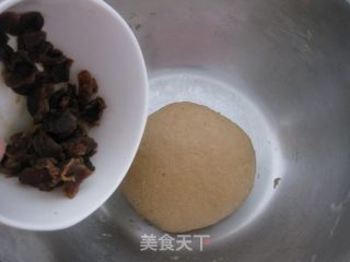 Brown Sugar Longan Whole Wheat Bread recipe