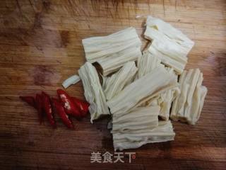 #团圆饭# Stir-fried Yuba with Oily Wheat and Vegetables recipe