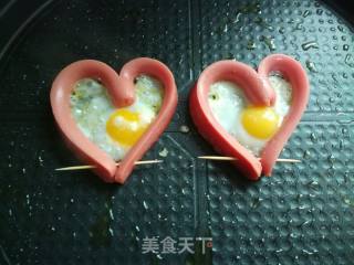 Electric Baking Pan One Ham Heart-shaped Poached Egg recipe