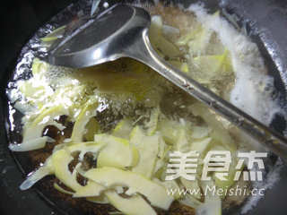 Stir-fried Noodles with Cabbage Egg and Bamboo Shoots recipe