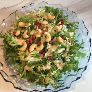 Nut Salad with Bitter Chrysanthemum recipe