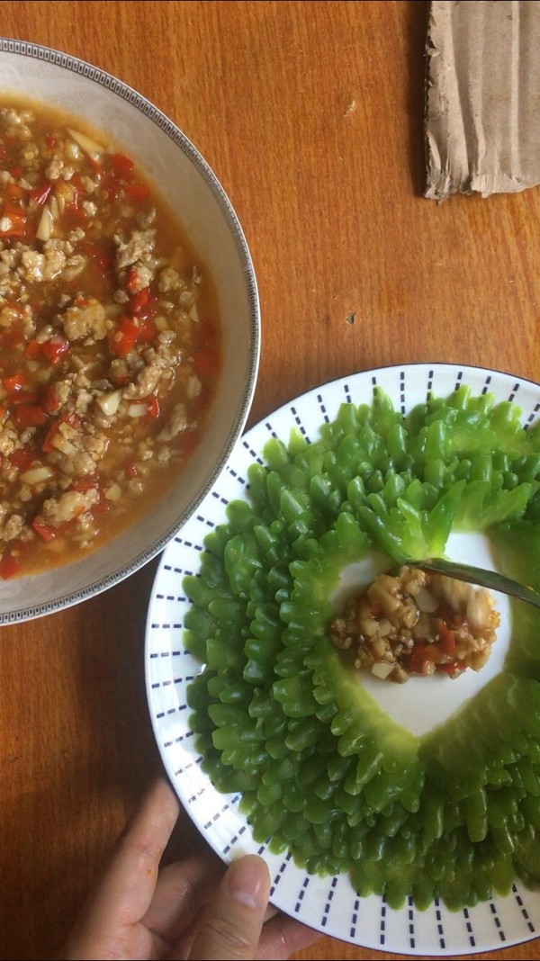 Chopped Pepper and Minced Pork with Bitter Gourd recipe