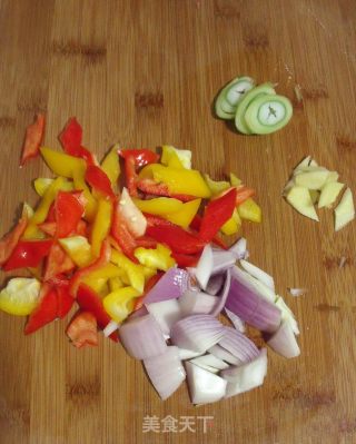 Ten Minutes of Fast Hand-preserving Lettuce-----beef in Oyster Sauce recipe