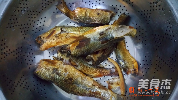 Stir-fried Cured Fish with Lettuce recipe