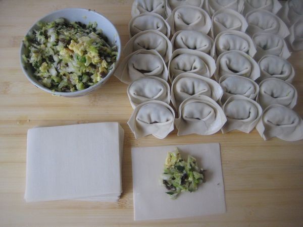 Steamed Wontons with Cabbage and Vegetarian Stuffing recipe