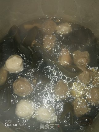 Lotus Root Seaweed Soup with Meatballs recipe