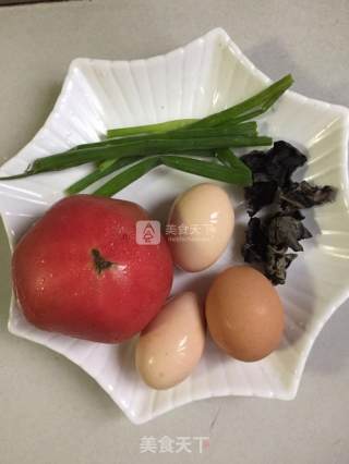 Scrambled Eggs with Black Fungus and Tomato recipe