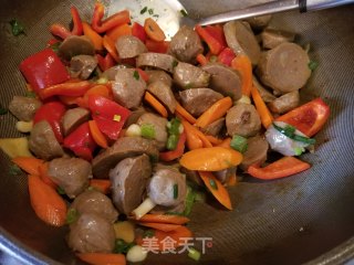 Stir-fried Beef Tendon Balls with Carrots and Red Peppers recipe