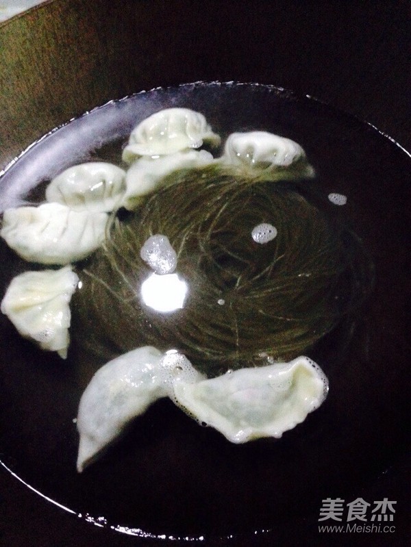 Hot and Sour Cabbage Vermicelli Boiled Dumplings recipe