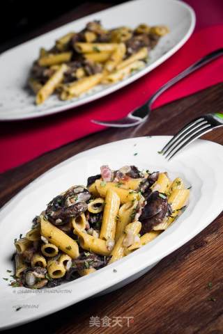 Whole Wheat Gluten-free Macaroni with Fresh Mushroom Cream Sauce recipe