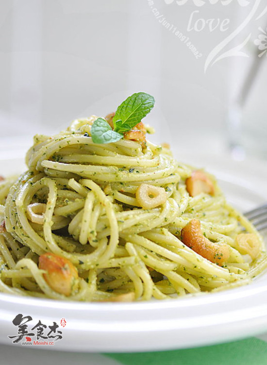 Pasta with Mint Cashew Sauce recipe