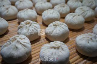 Pork Buns with Dried Plums and Vegetables recipe