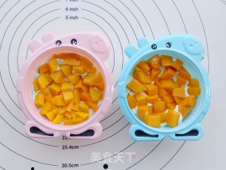 Peppa Pig Fruit Box Cake recipe