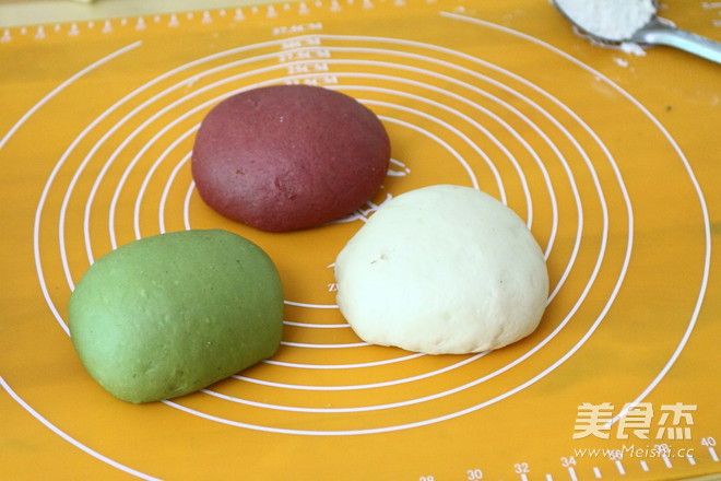 Three-color Hanamaki with Soy Milk Flavor recipe