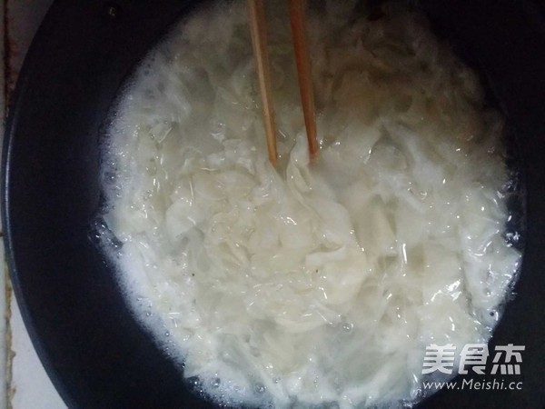 Dumpling Skin Oil Splashed Noodles recipe