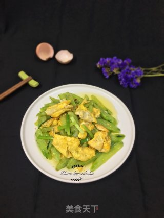 Scrambled Eggs with Cucumber recipe