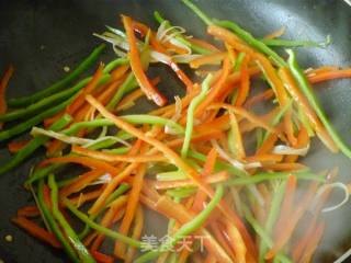 [double-pepper Egg Shreds] Quick Stir Fry with Zero Skills recipe