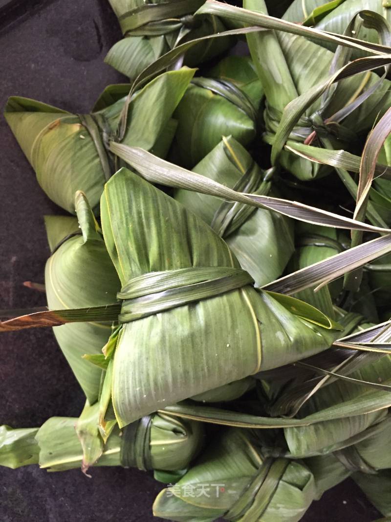 Fresh and Tangy Egg Yolk Meat Dumplings recipe