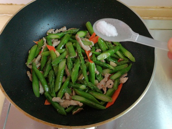 Asparagus Stir-fried Pork recipe