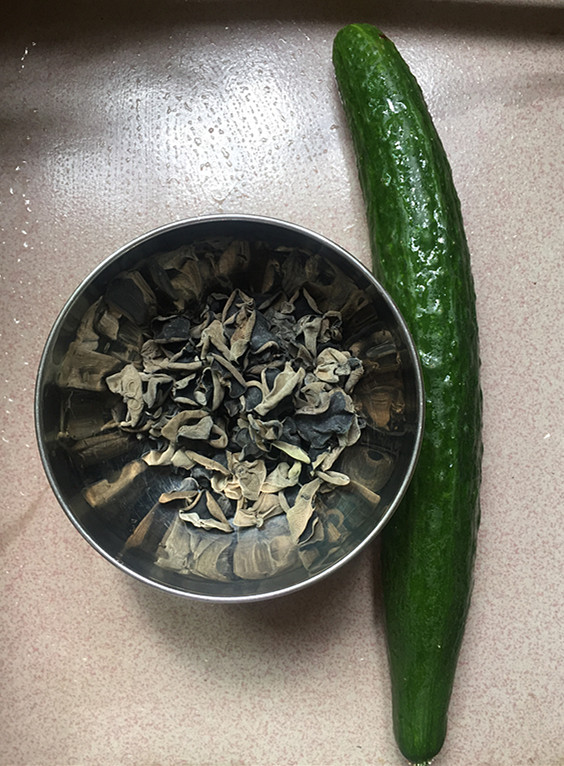 Cucumber Mixed with Black Fungus recipe