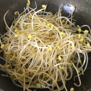 Stir-fried Bean Sprouts with Duck Blood recipe