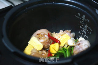 [yiwu] Soybean Stewed Pig's Feet recipe