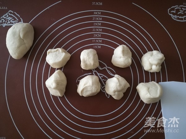 Mushroom Bean Paste Bun recipe