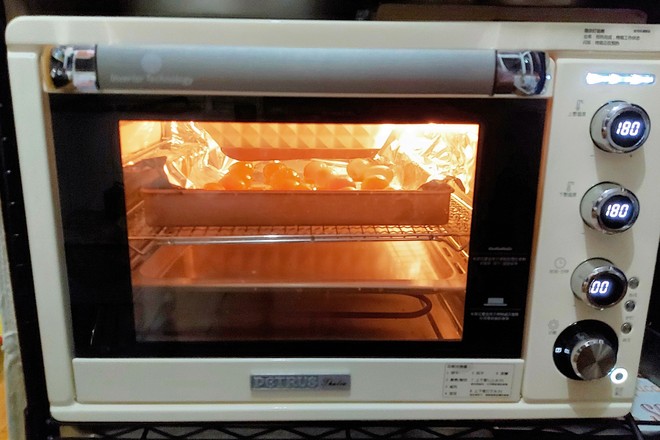 Mooncake with Brown Sugar Bean Paste and Egg Yolk recipe