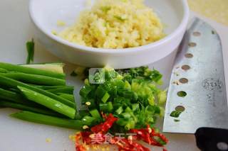 Scallops Bigger Than The Palm of Your Hand [steamed Ezo Scallops with Garlic Vermicelli] recipe