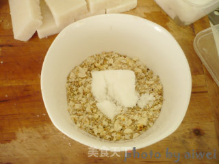 Nuts and Sweet Glutinous Rice Cakes recipe