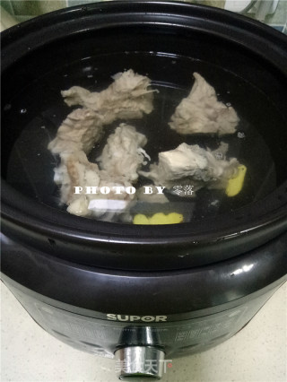Winter Melon Seaweed Pork Bone Soup recipe
