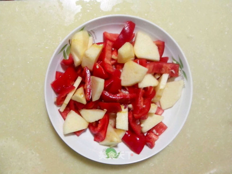 Peppers Mixed with Apples recipe
