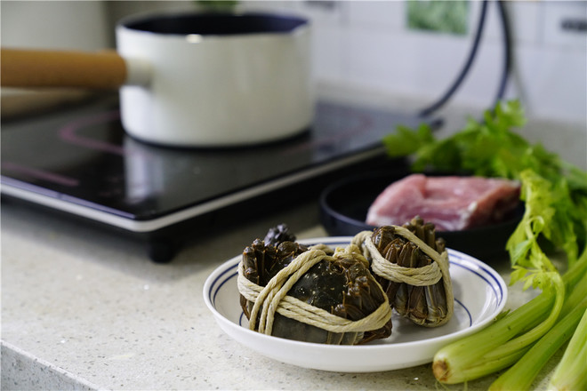 Grilled Hairy Crabs with Sliced Scallion recipe