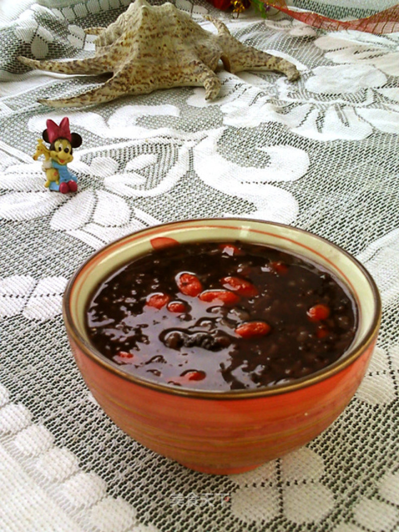 Glutinous Rice Porridge with Mulberry and Wolfberry