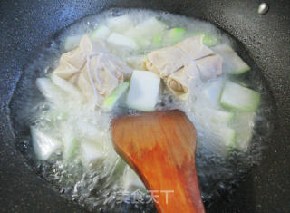 Meat Noodles and Pulp Melon Soup recipe